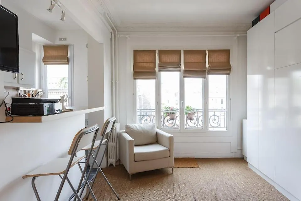 Appartement High Standing 17 Parijs