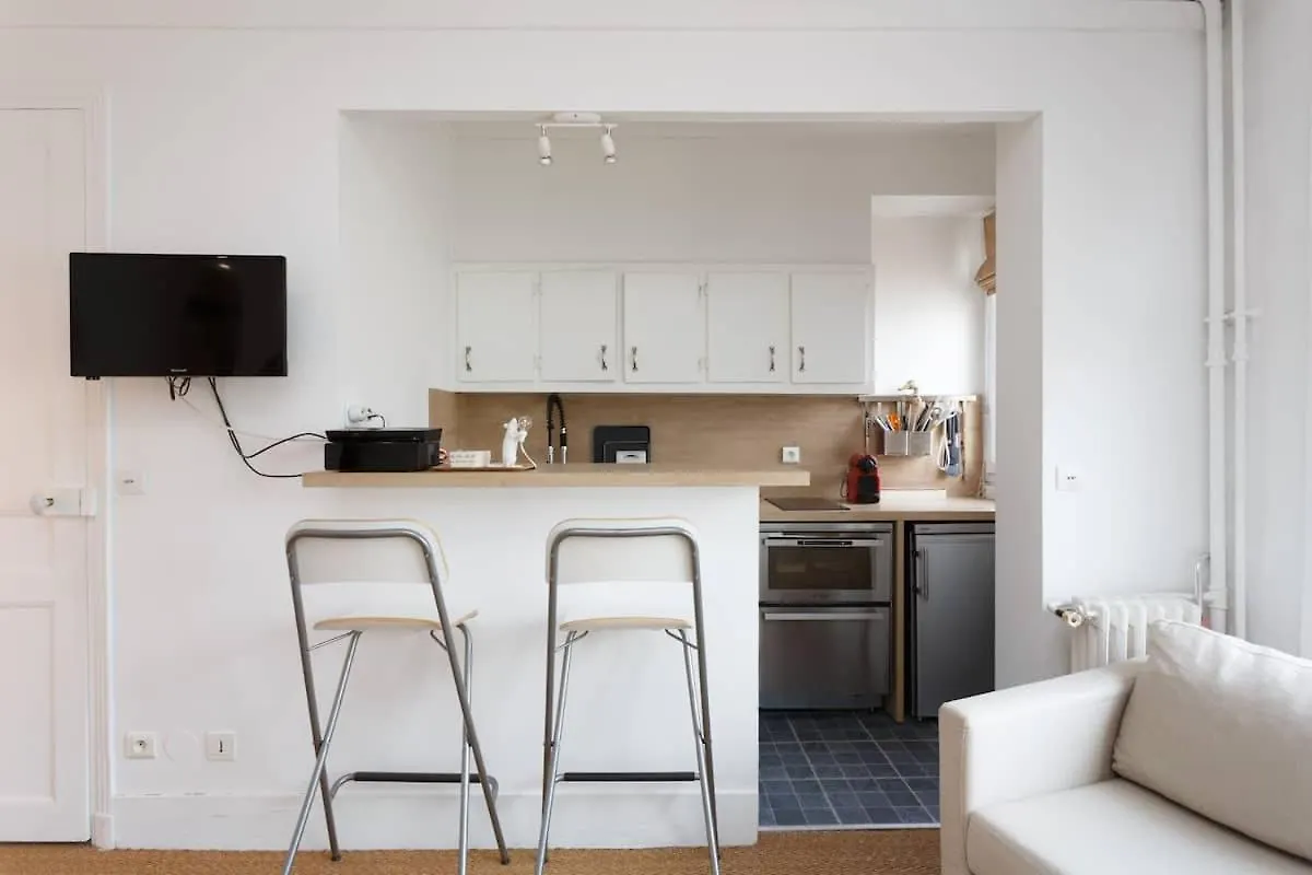 Apartment High Standing 17 Paris